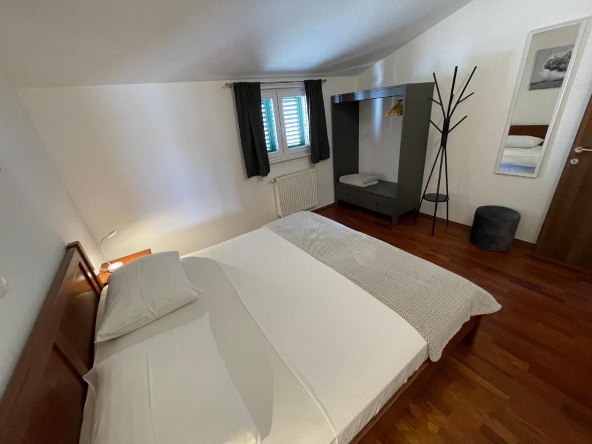 Apartments Cavar Trogir Bagian luar foto