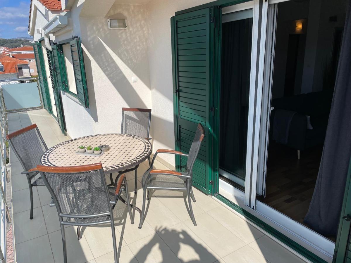 Apartments Cavar Trogir Bagian luar foto