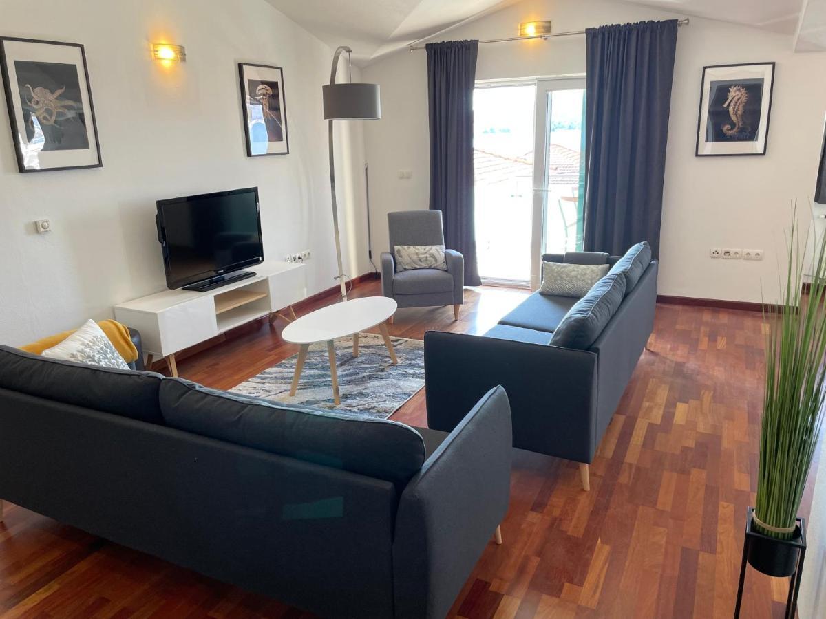 Apartments Cavar Trogir Bagian luar foto