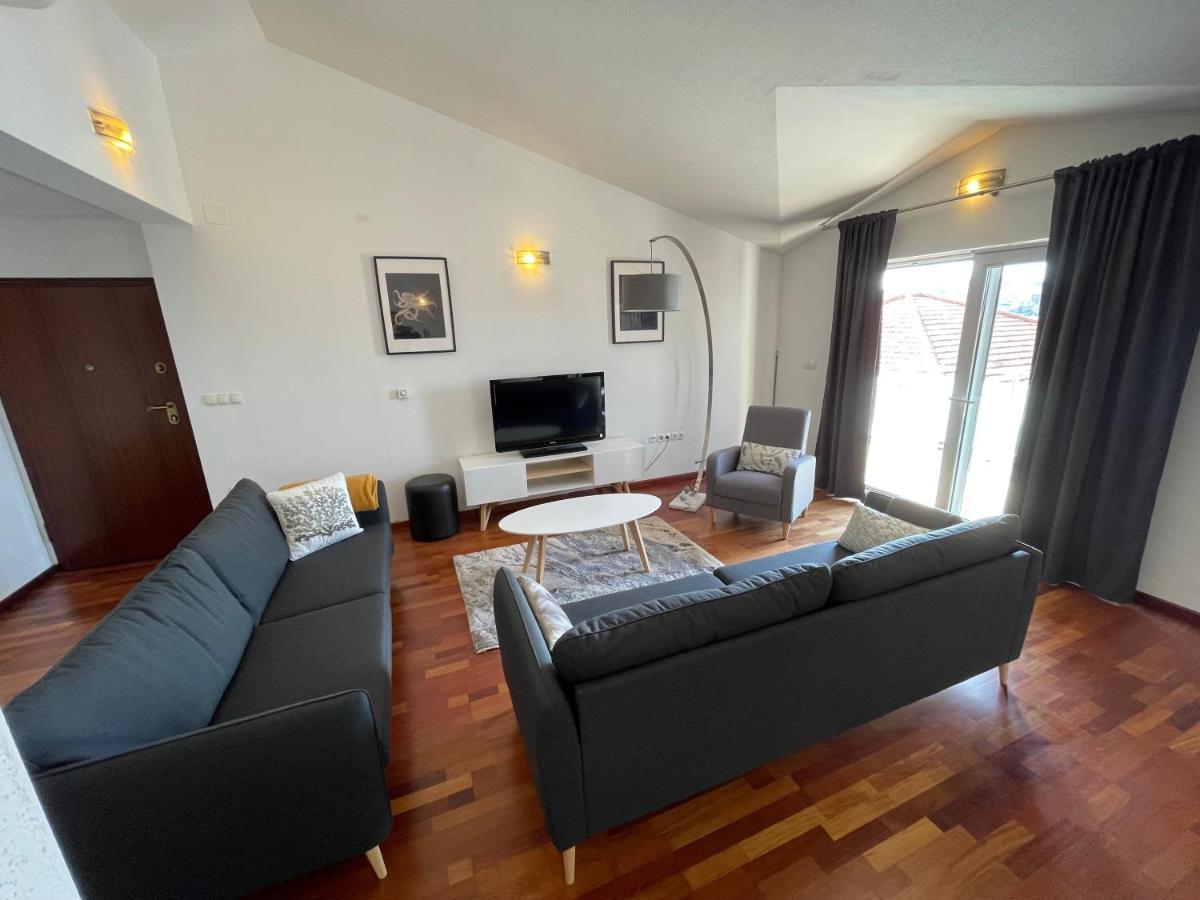 Apartments Cavar Trogir Bagian luar foto
