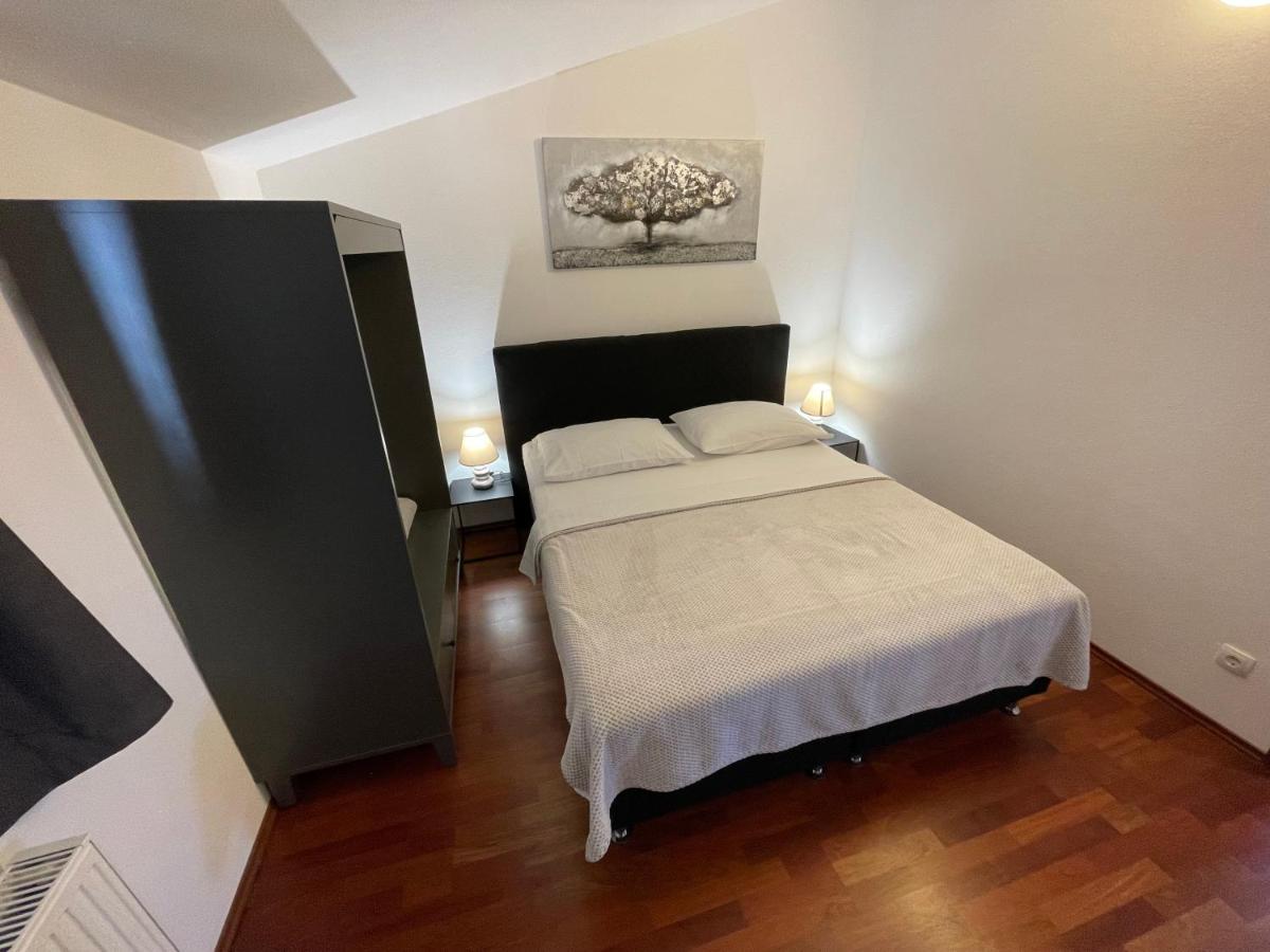 Apartments Cavar Trogir Bagian luar foto