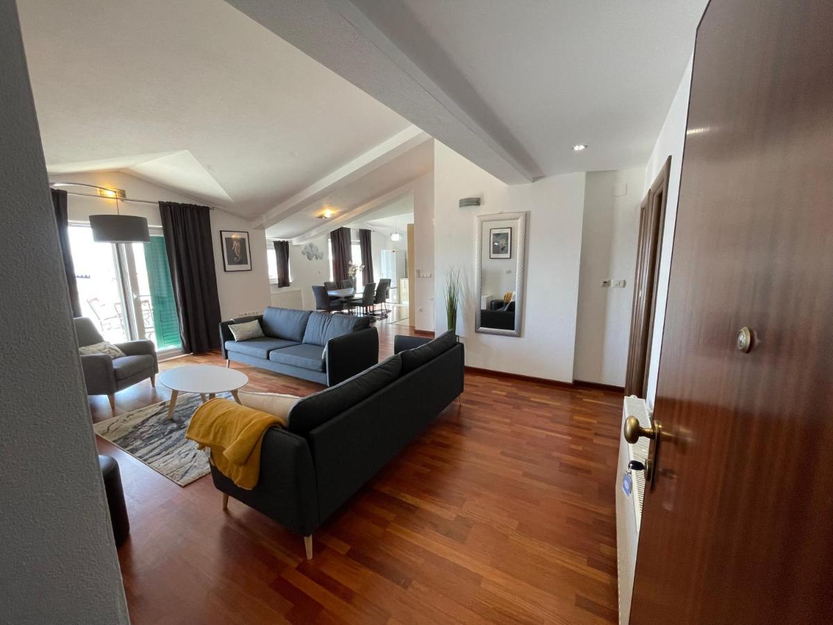 Apartments Cavar Trogir Bagian luar foto