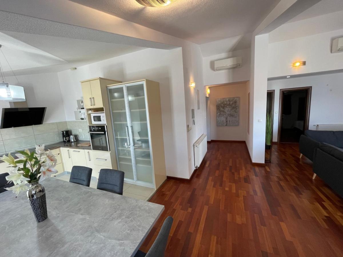 Apartments Cavar Trogir Bagian luar foto