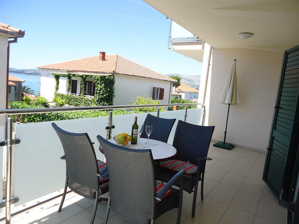Apartments Cavar Trogir Ruang foto