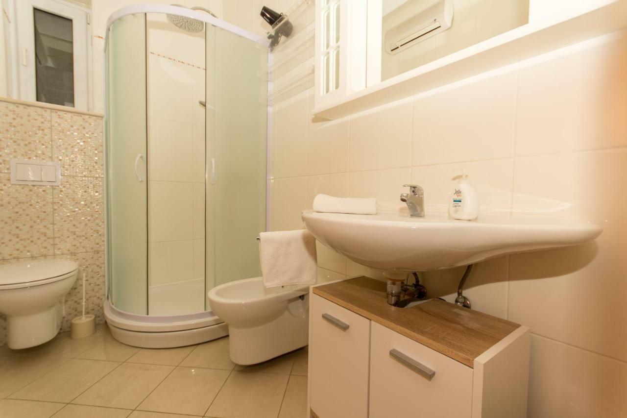 Apartments Cavar Trogir Bagian luar foto