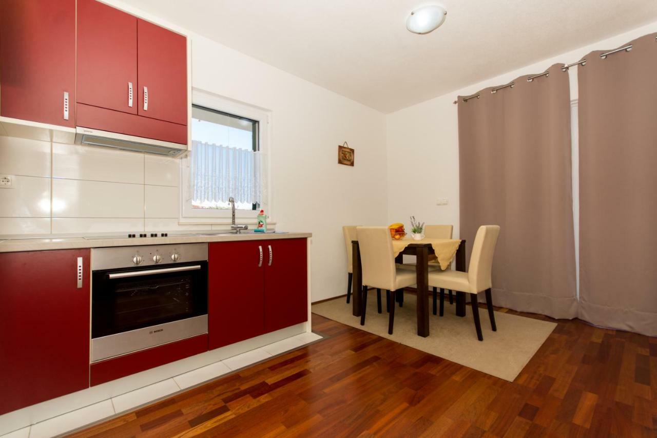 Apartments Cavar Trogir Bagian luar foto