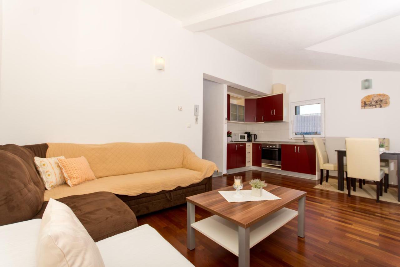 Apartments Cavar Trogir Bagian luar foto