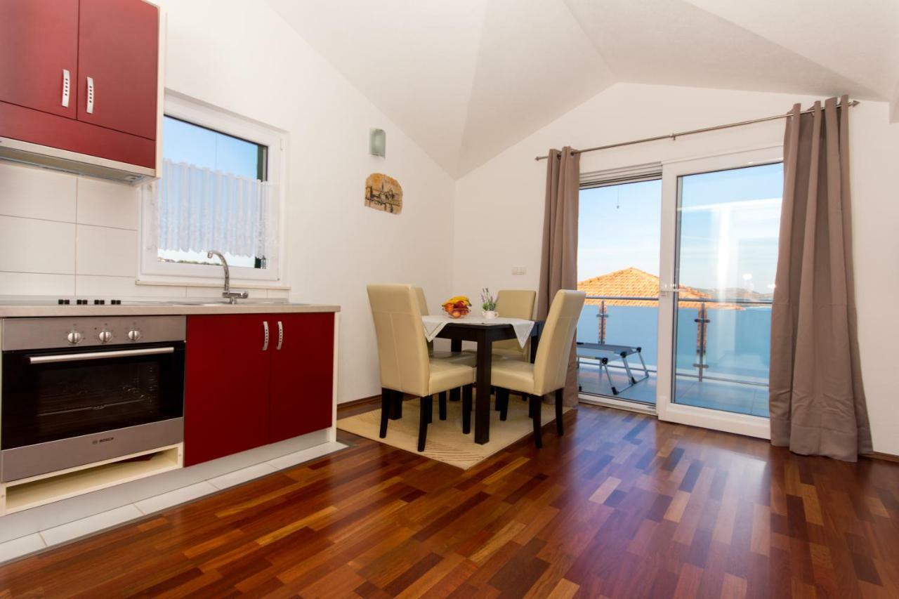 Apartments Cavar Trogir Bagian luar foto