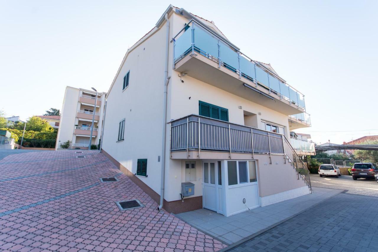 Apartments Cavar Trogir Bagian luar foto